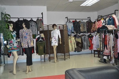 深圳陽光奔奔服裝貿易