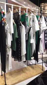 深圳一線高端大碼女裝樂町19夏季品牌女裝折扣尾貨庫存走份批發
